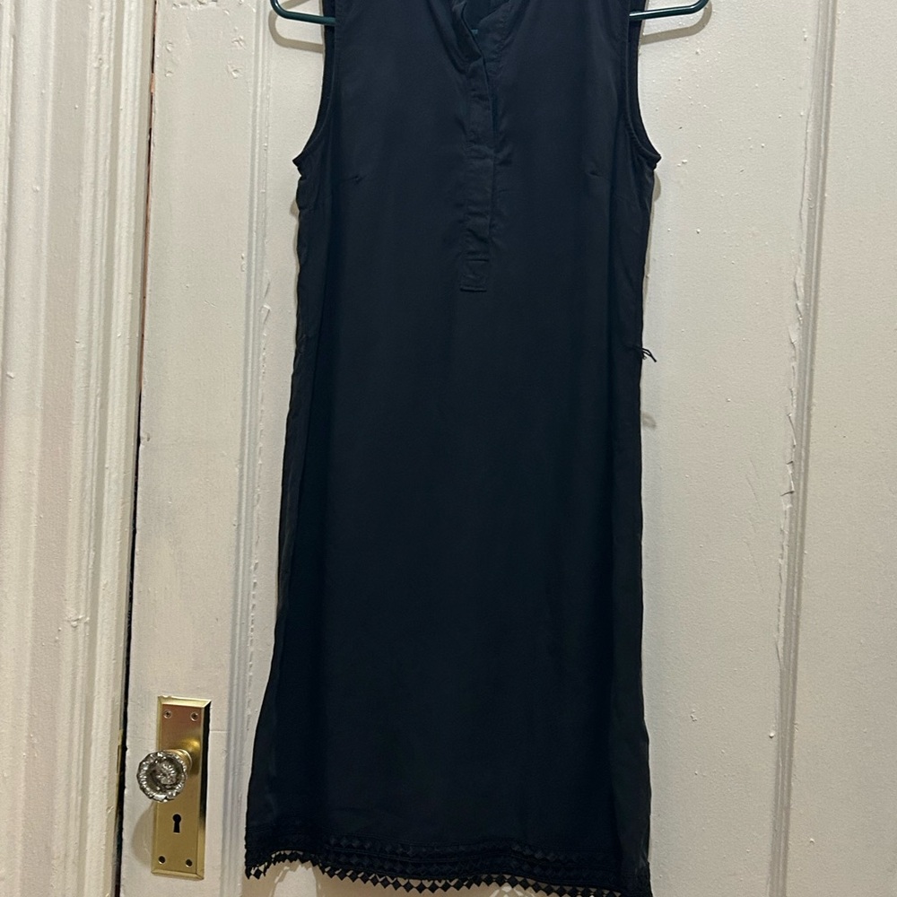 Banana Republic Black Sleeveless 100% Tencell Dress with V-Neck Sz 2
